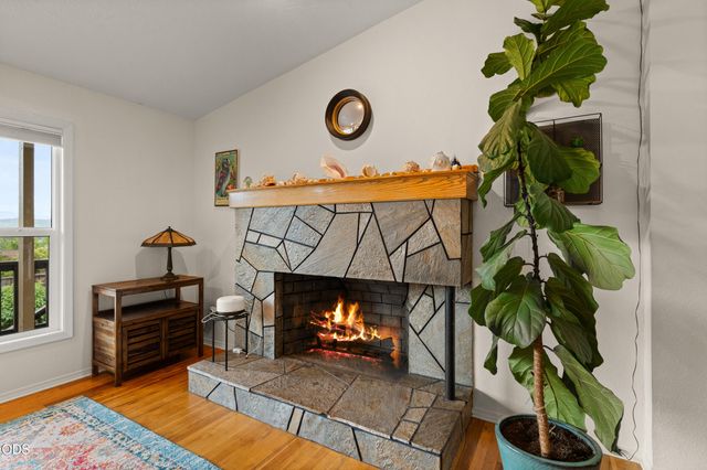 1438 NE Sherman Lane, Grants Pass, OR 97526