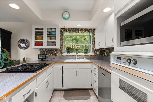 1438 NE Sherman Lane, Grants Pass, OR 97526