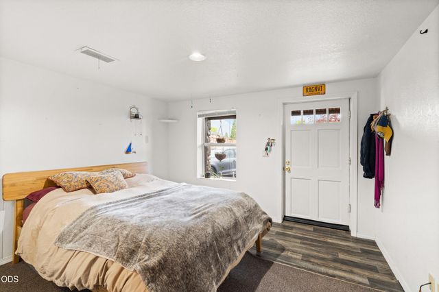 1438 NE Sherman Lane, Grants Pass, OR 97526