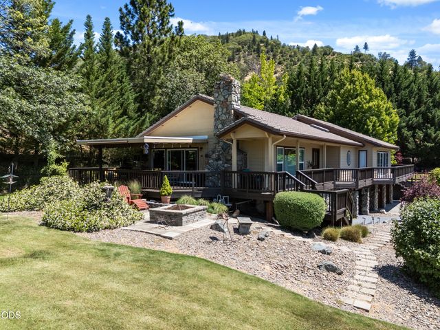 1438 NE Sherman Lane, Grants Pass, OR 97526