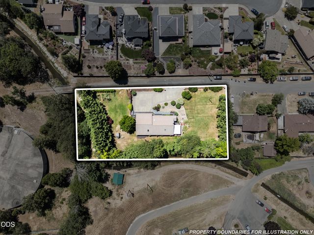 1438 NE Sherman Lane, Grants Pass, OR 97526