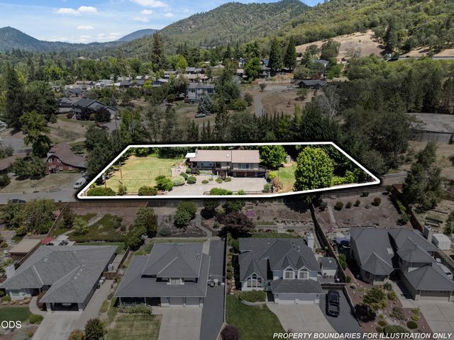 1438 NE Sherman Lane, Grants Pass, OR 97526