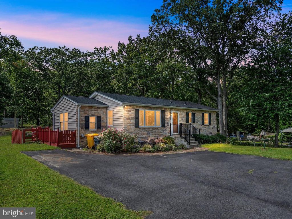 7880 BELHAVEN AVE, Pasadena, MD 21122