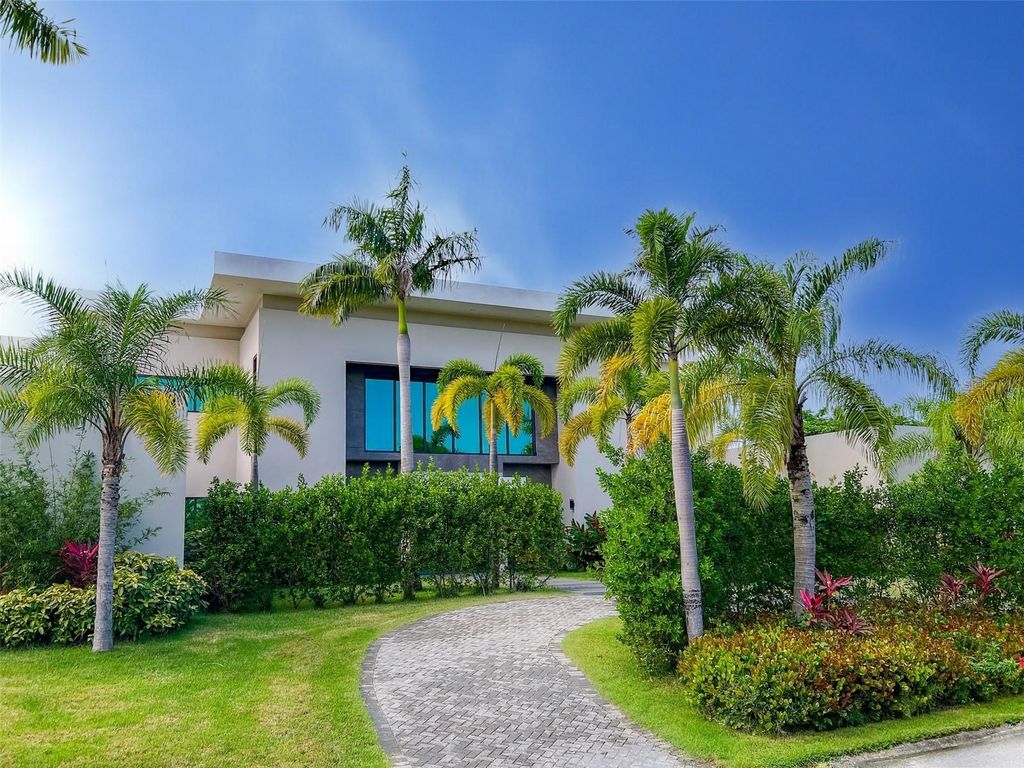 Image 1 of property listing at 45 DORADO COUNTRY ESTS, Dorado, PR 00646