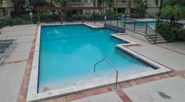 18328 NW 68th Ave P, Hialeah, FL 33015