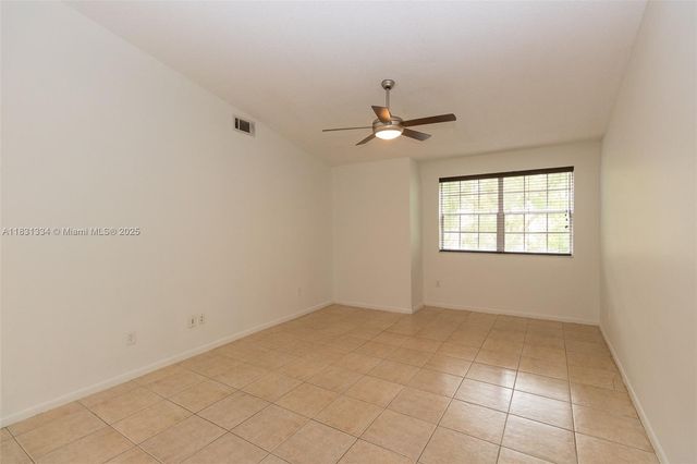 18328 NW 68th Ave P, Hialeah, FL 33015