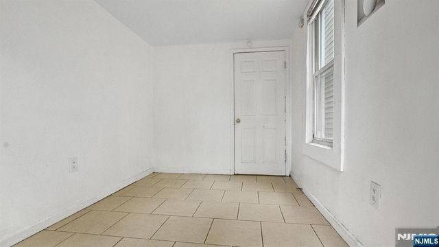 265 18th Street, Newark, NJ 07103