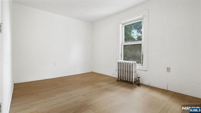265 18th Street, Newark, NJ 07103