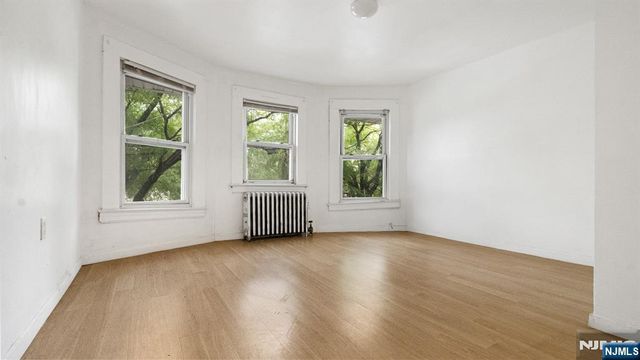 265 18th Street, Newark, NJ 07103