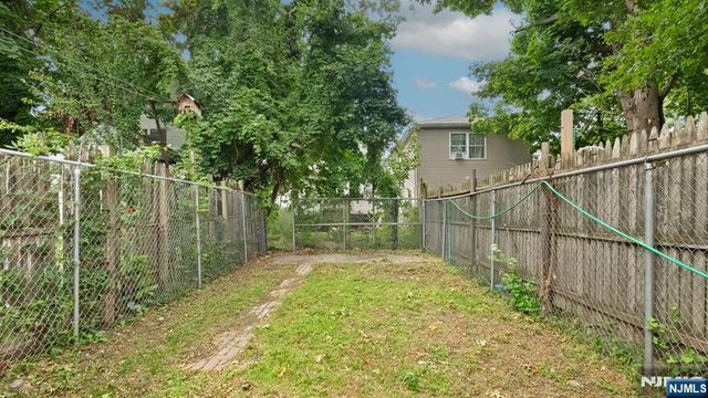 265 18th Street, Newark, NJ 07103