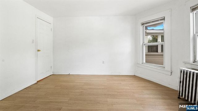 265 18th Street, Newark, NJ 07103