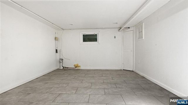 265 18th Street, Newark, NJ 07103