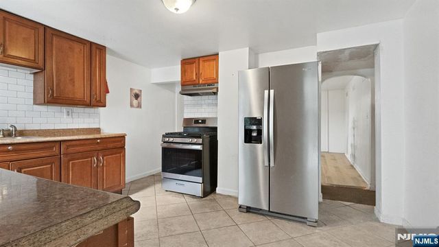 265 18th Street, Newark, NJ 07103