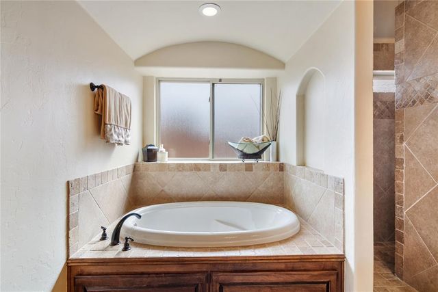 14424 Caledonia Way, Oklahoma City, OK 73142