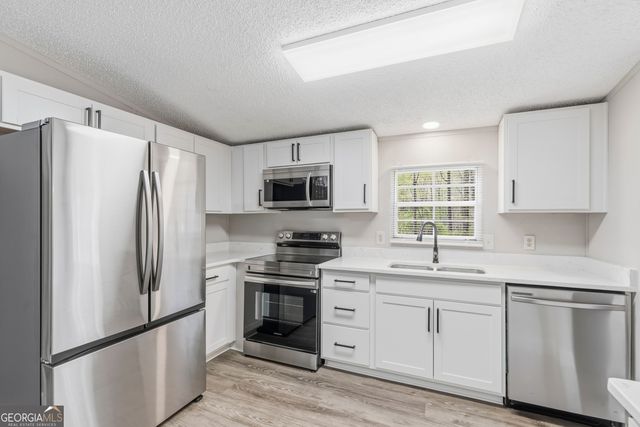 279 Possum Point Drive, Eatonton, GA 31024