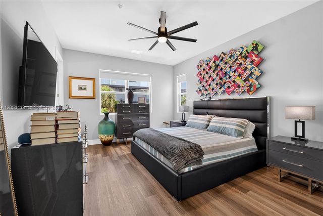 405 NE 35th Ct 5, Oakland Park, FL 33334