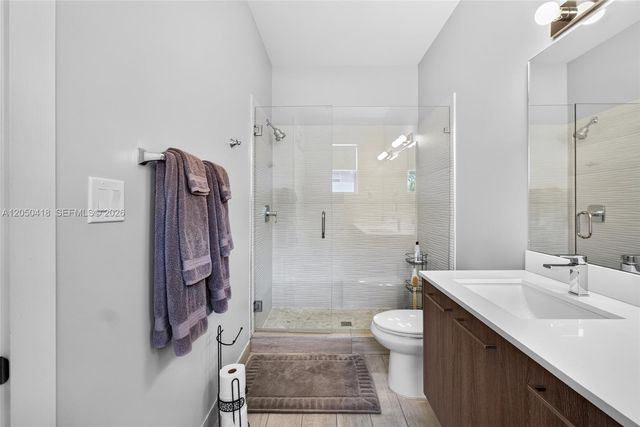 405 NE 35th Ct 5, Oakland Park, FL 33334