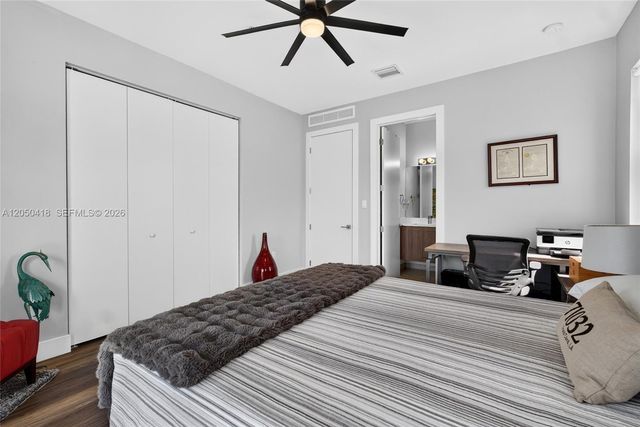 405 NE 35th Ct 5, Oakland Park, FL 33334