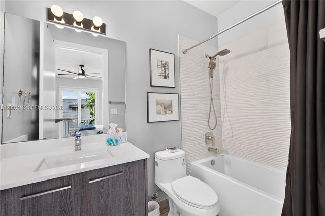 405 NE 35th Ct 5, Oakland Park, FL 33334