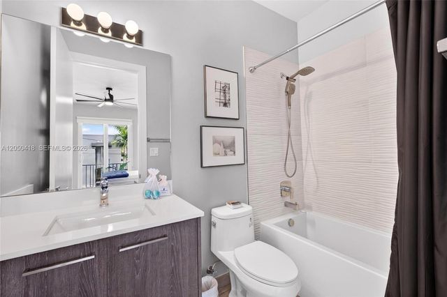 405 NE 35th Ct 5, Oakland Park, FL 33334