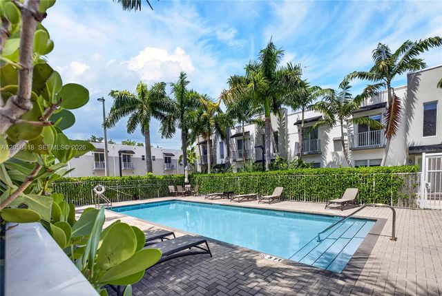 405 NE 35th Ct 5, Oakland Park, FL 33334