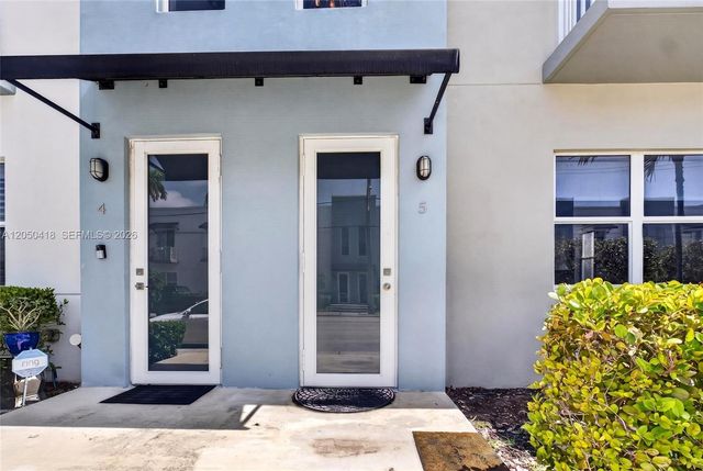 405 NE 35th Ct 5, Oakland Park, FL 33334