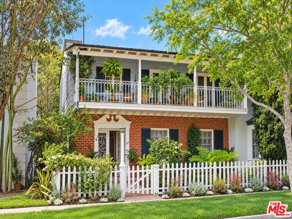 125 S Crescent Drive, Beverly Hills, CA 90212 — exterior