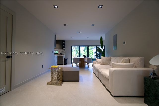 2155 SW 25th Ter, Miami, FL 33133