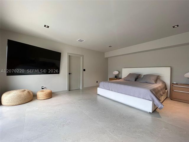 2155 SW 25th Ter, Miami, FL 33133