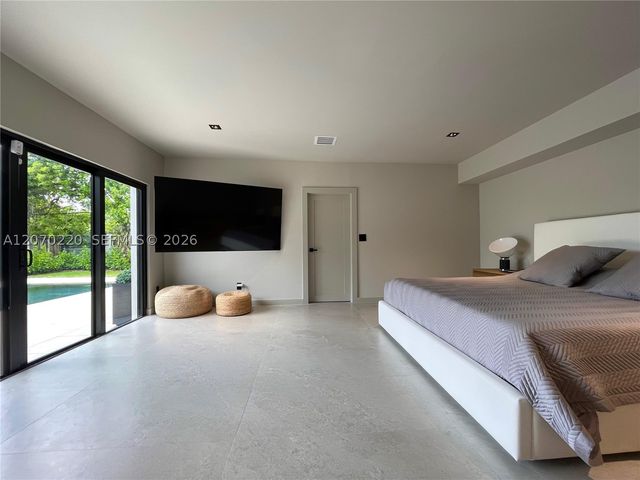 2155 SW 25th Ter, Miami, FL 33133