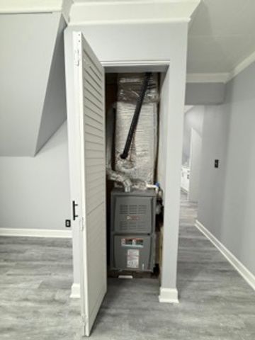 2302 N Central Park Avenue, Chicago, IL 60647