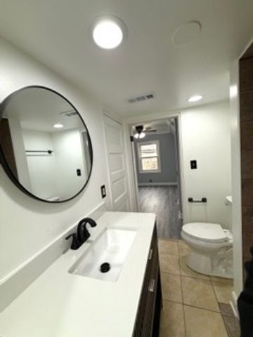 2302 N Central Park Avenue, Chicago, IL 60647