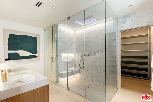 2202 California Avenue, Santa Monica, CA 90403