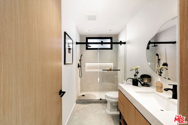 2202 California Avenue, Santa Monica, CA 90403