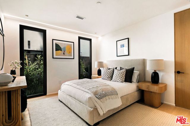 2202 California Avenue, Santa Monica, CA 90403