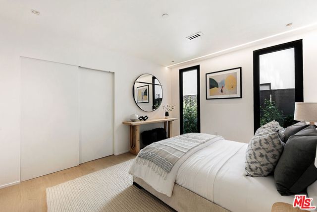 2202 California Avenue, Santa Monica, CA 90403