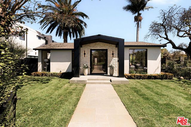 2202 California Avenue, Santa Monica, CA 90403