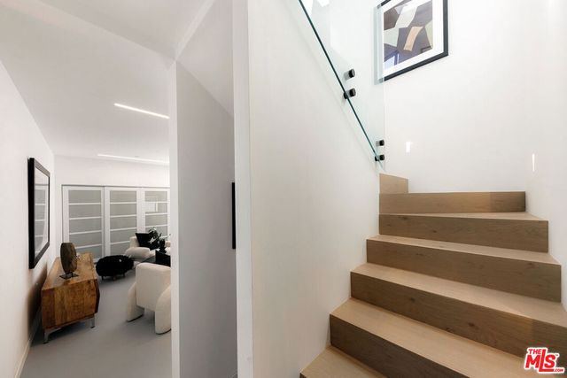 2202 California Avenue, Santa Monica, CA 90403