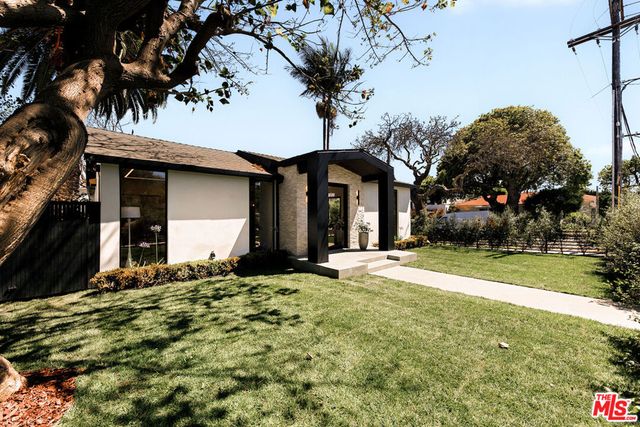 2202 California Avenue, Santa Monica, CA 90403