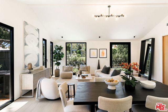 2202 California Avenue, Santa Monica, CA 90403