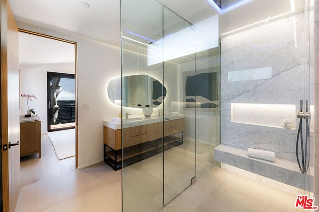 2202 California Avenue, Santa Monica, CA 90403