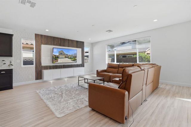 4676 Ian Ln, Tracy, CA 95377