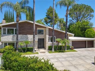4575 Totana Drive, Tarzana, CA 91356