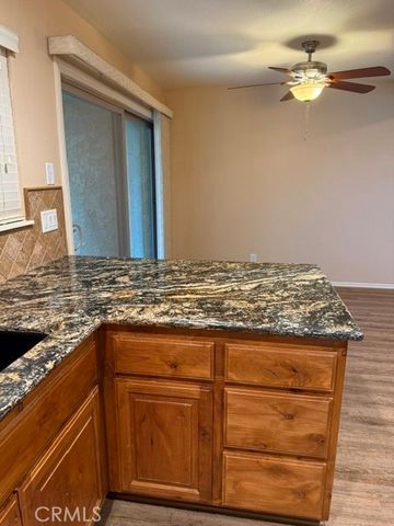 42935 15th 11, Lancaster, CA 93534