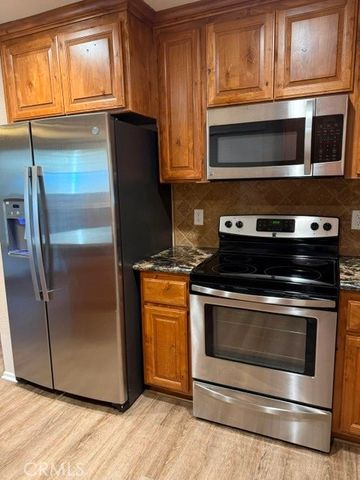 42935 15th 11, Lancaster, CA 93534