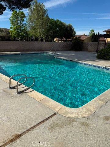 42935 15th 11, Lancaster, CA 93534