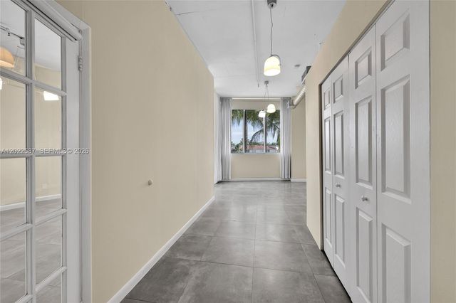3029 NE 188th St 301, Aventura, FL 33180