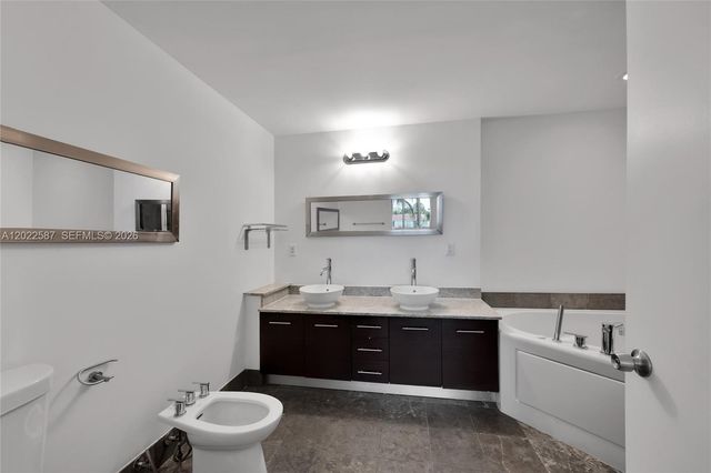 3029 NE 188th St 301, Aventura, FL 33180