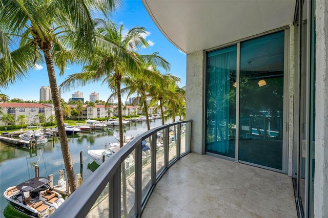 3029 NE 188th St 301, Aventura, FL 33180