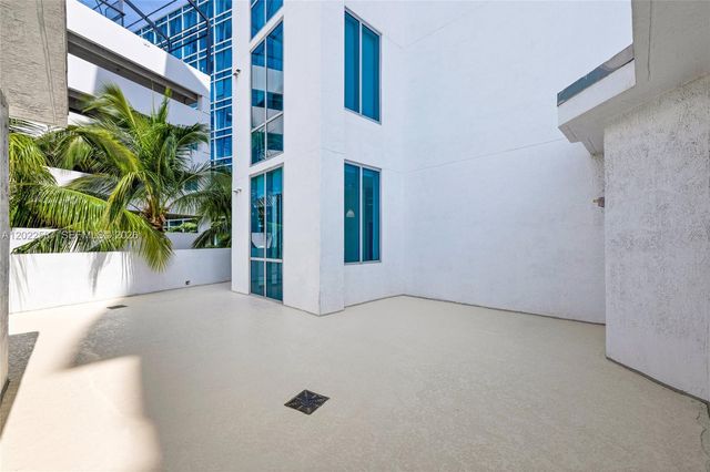 3029 NE 188th St 301, Aventura, FL 33180